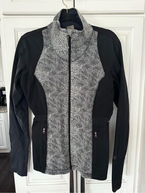 CALIA by Carrie Underwood Black Jacket with Gray Textured Front